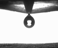 Strain Engineering of Wave-like Nanofibers for Dynamically Switchable Adhesive/Repulsive Surfaces