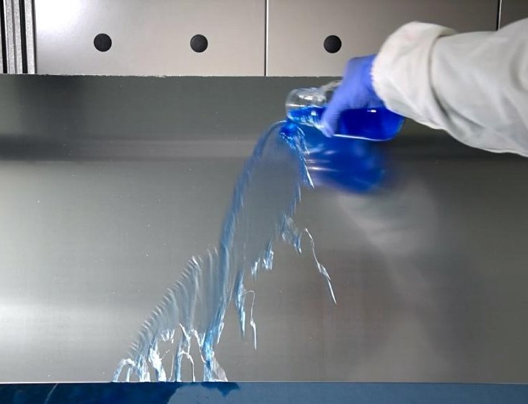 Facile, Scalable and Substrate-Independent Omniphobic Surface